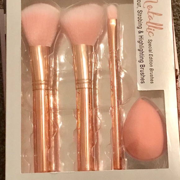 METALLIC-Special Edition Brushes In Rose Gold/Pink - Picture 2 of 5